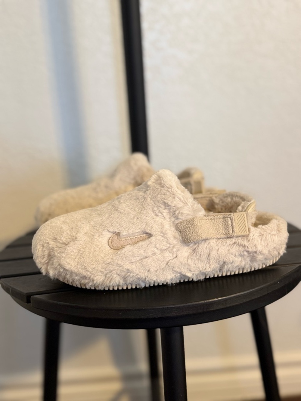 Nike Plush Slip-On Slippers in Cream